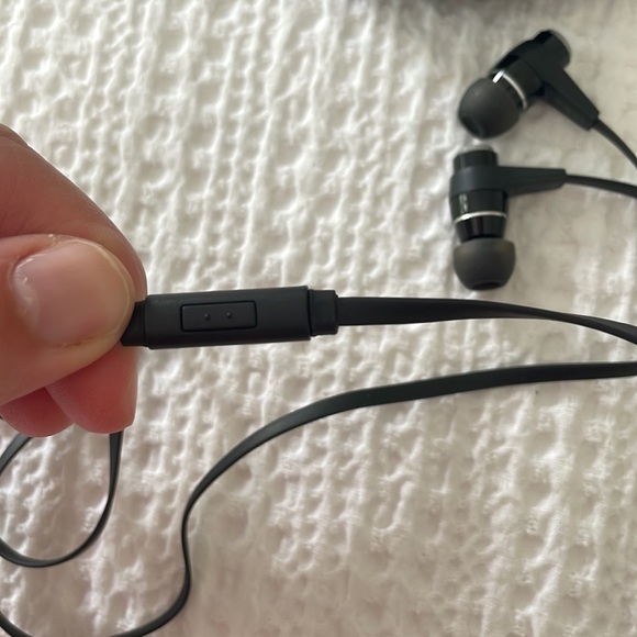 NWOT! Sentey - Cor3 Three Sound Earphones - Picture 8 of 9